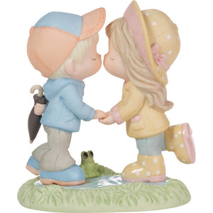 Precious Moments Couple Kissing In The Rain Figurine
